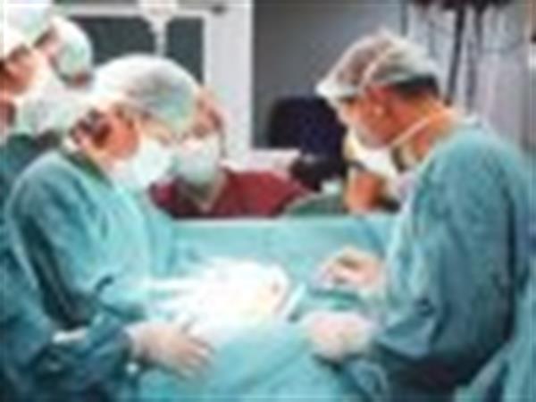 بیمارستانی در جنوب ترکیه روز شنبه 21 ژانویه برای اولین بار در جهان پیوند همزمان سه اندام را انجام داد و دو دست و یک پا را از یک اهداکننده به یک مرد 34 ساله پیوند زد